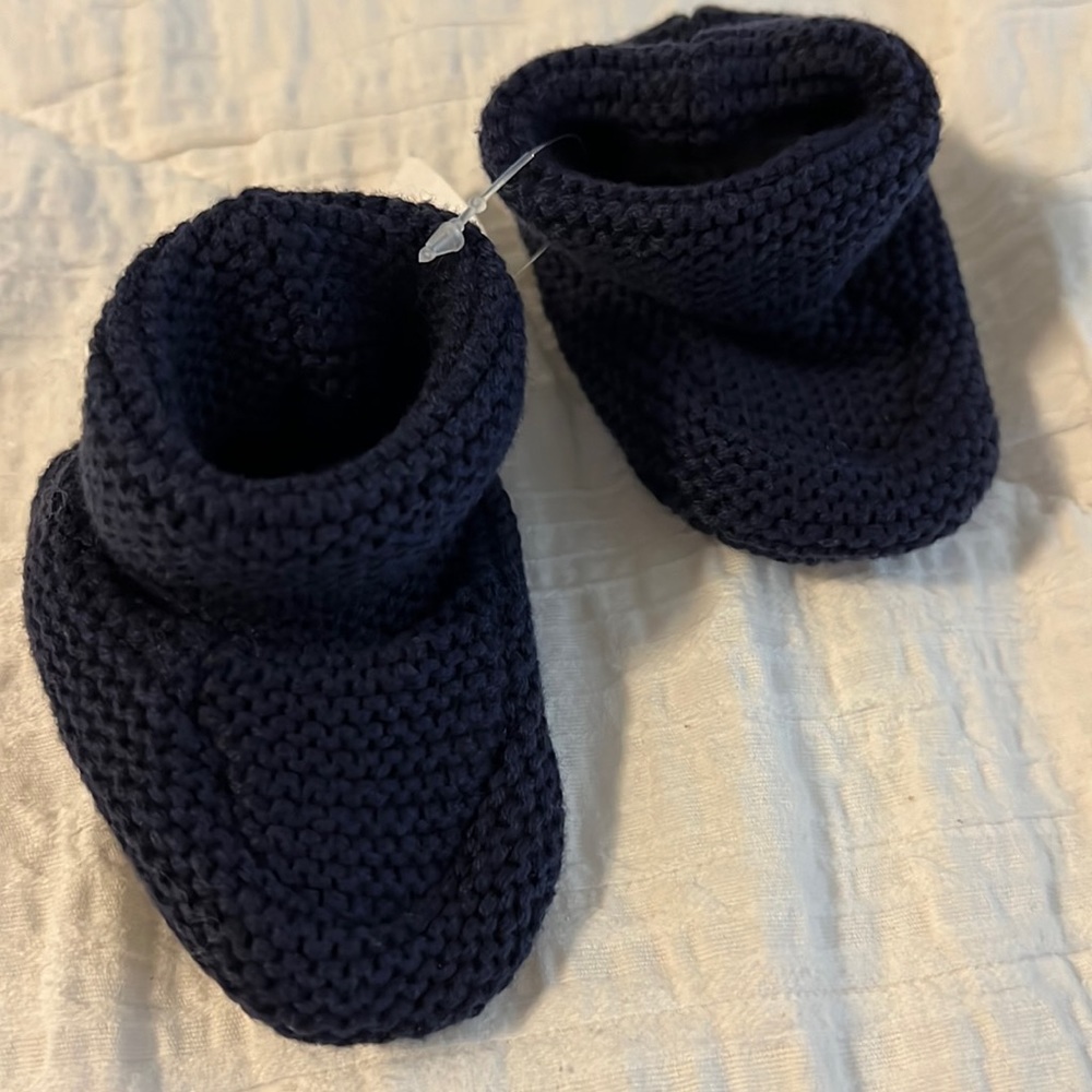 NWT Baby Gap navy baby booties